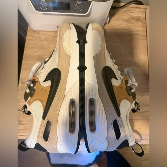 Nike Air Max 90 Futura Women's Sneakers Size 10 Like New - Picture 3 of 8